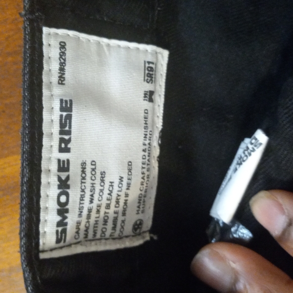 SMOKE RISE SHORTS - Picture 3 of 9